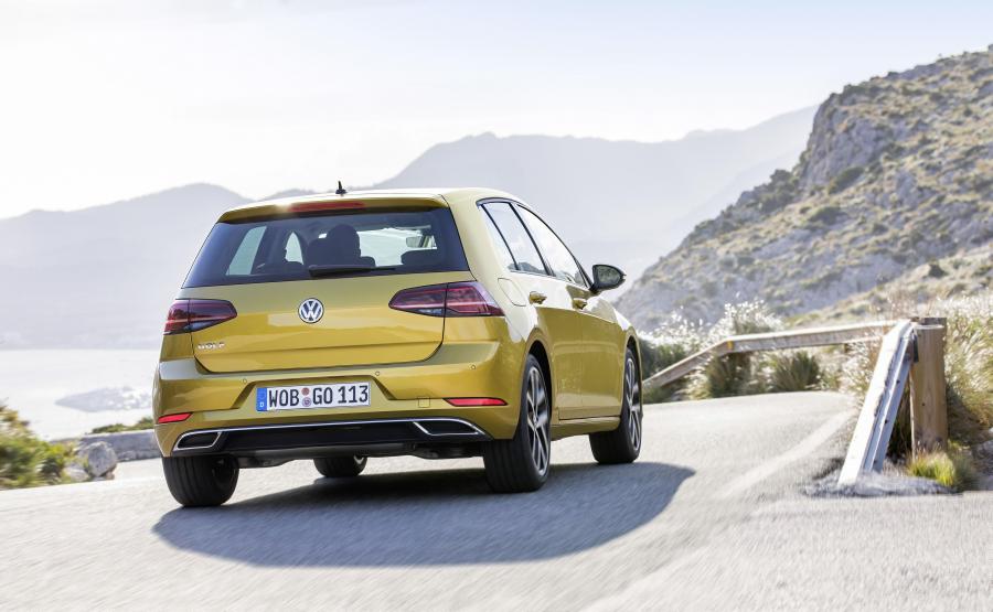  Volkswagen Golf TDI 5-Door 2017 года  (WW) (фото 2 из 41)